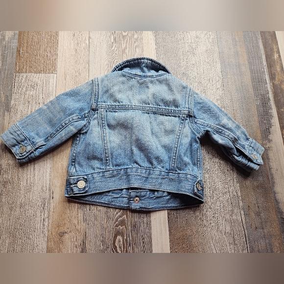 Baby Gap Denim Jacket Size 0-6 Months Medium Light Wash - Picture 8 of 8